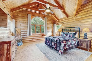 2 bedrooms, iron/ironing board, Internet, bed sheets