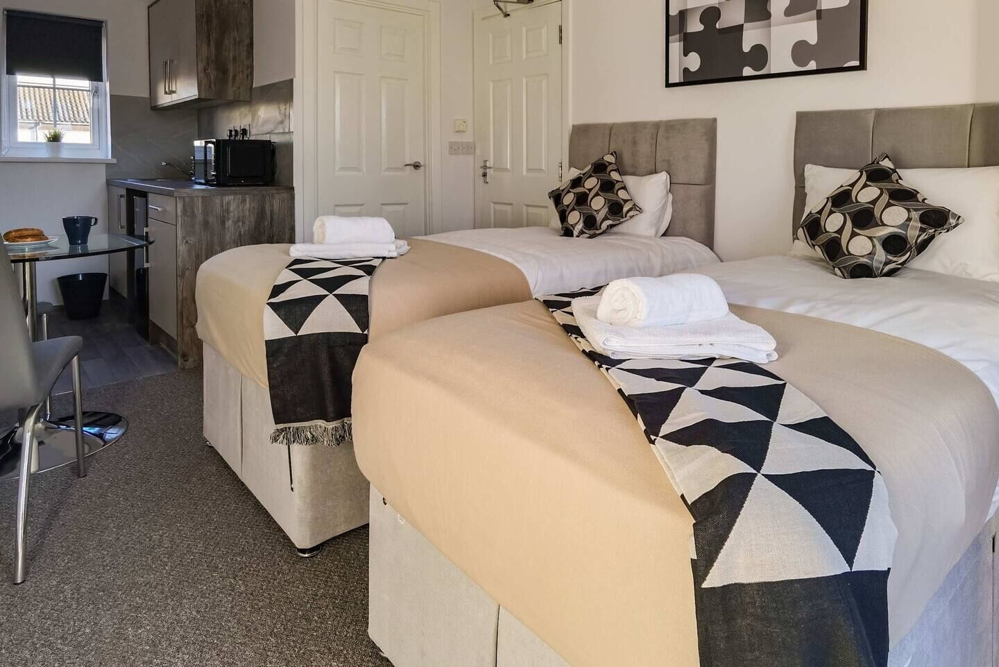 4 bedrooms, iron/ironing board, free WiFi, bed sheets
