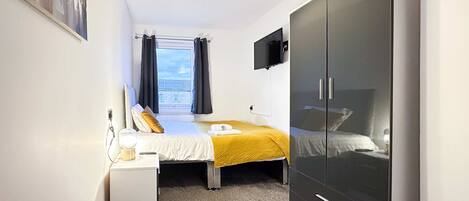 6 chambres, bureau, fer et planche à repasser, Wi-Fi