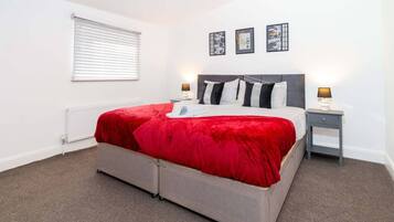 2 bedrooms, desk, iron/ironing board, free WiFi