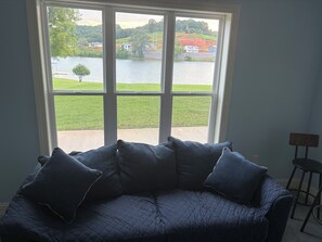 Smart TV, table tennis