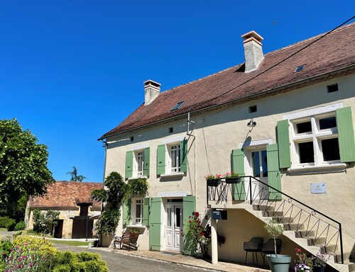 Full apartment with beautiful outdoor spaces in the Périgord Vert.