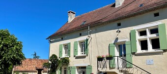 Full apartment with beautiful outdoor spaces in the Périgord Vert.