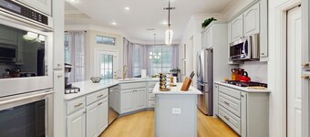 Luxurious home w/ sparkling private pool, large yard w/ games, & Pack N Play
