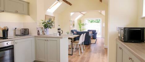 Dishwasher, cookware/dishes/utensils