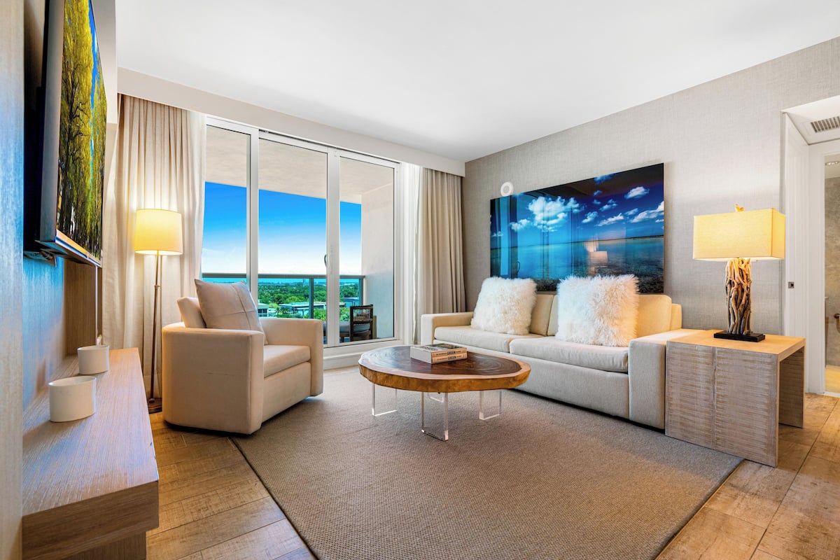 Apartment (1 Hotel & Homes 1045) | 3 Schlafzimmer, schallisolierte Zimmer, kostenloses WLAN, Wecker