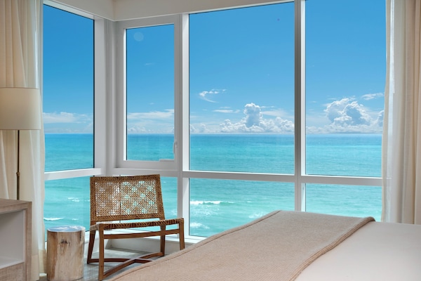 Apartment (1 Hotel & Homes 1219) | 3 bedrooms, soundproofing, free WiFi, alarm clocks