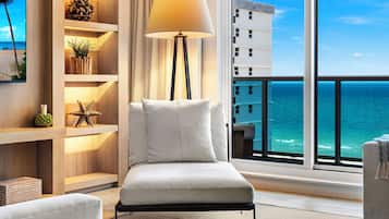 Apartment (1 Hotel & Homes 1222) | 3 bedrooms, soundproofing, free WiFi, alarm clocks
