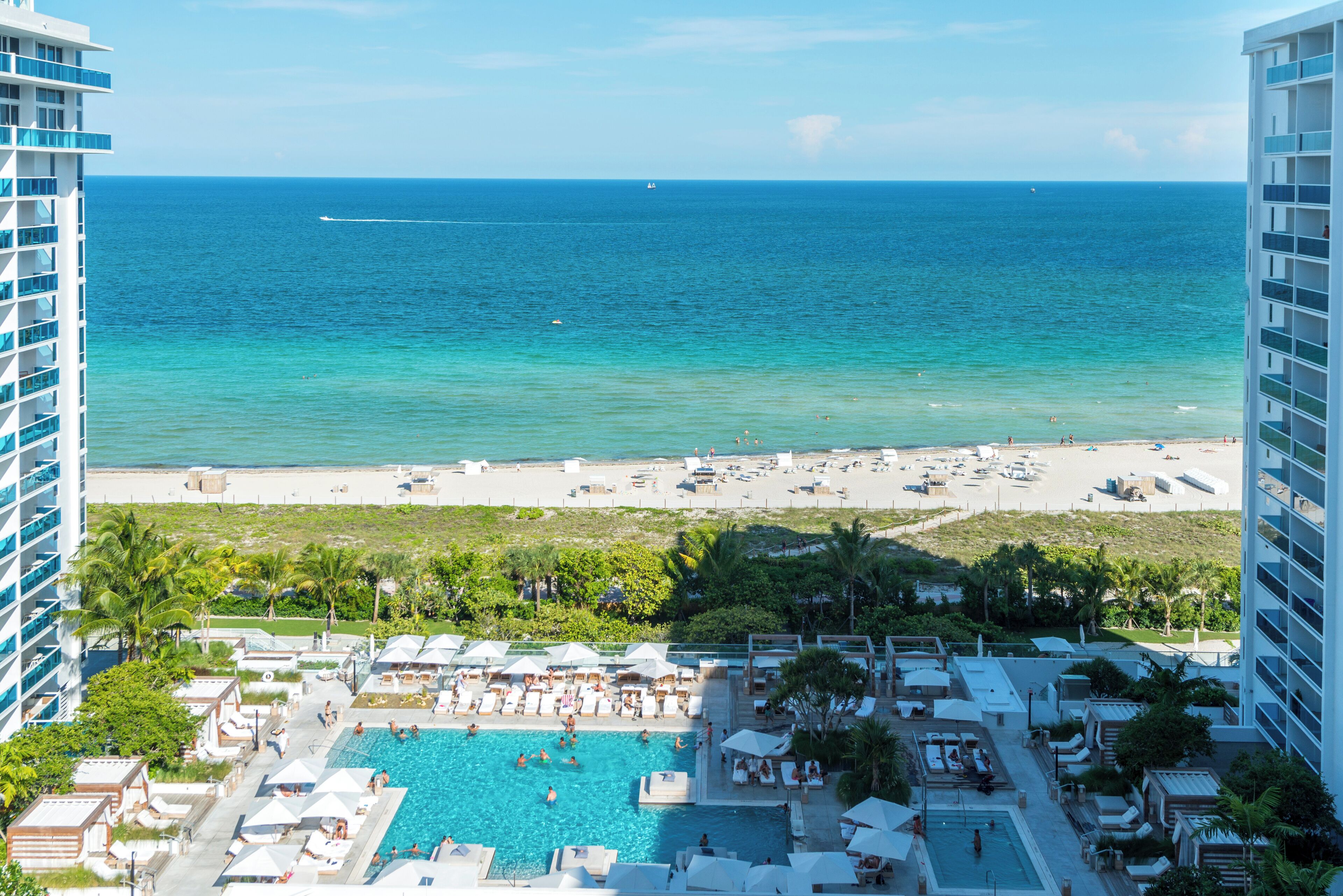Apartment (1 Hotel & Homes 1544) | 3 bedrooms, soundproofing, free WiFi, alarm clocks