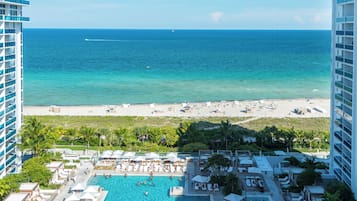Apartment (1 Hotel & Homes 1544) | 3 bedrooms, soundproofing, free WiFi, alarm clocks