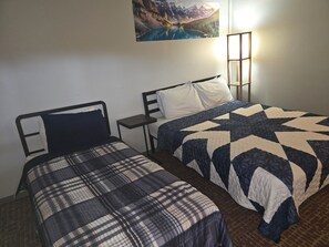 5 bedrooms, iron/ironing board, free WiFi, bed sheets