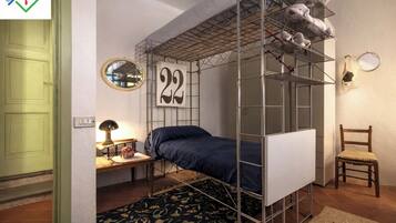 2 Schlafzimmer, Schreibtisch, Bügeleisen/Bügelbrett, Reisekinderbett