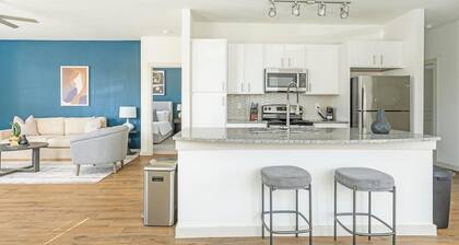 Waller 3BD/2BA 2 - Three Bedroom Apartment, Sleeps 6