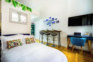 1 chambre, fer et planche à repasser, Wi-Fi gratuit, draps fournis