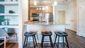 Fridge, oven, stovetop, dishwasher