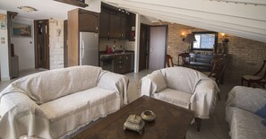 Room, 2 Bedrooms, Terrace, City View | Living room