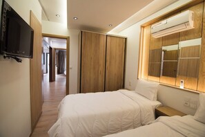 2 quartos, ferros/tábuas de passar roupa, Wi-Fi, roupa de cama
