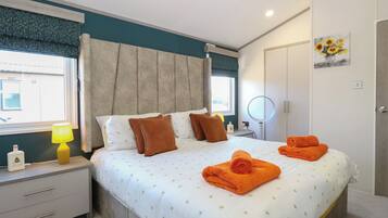 2 bedrooms, individually decorated, individually furnished, free WiFi