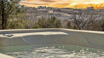 Cabin, Multiple Beds, Hot Tub, Mountain View (Elk Lodge) | Outdoor spa tub
