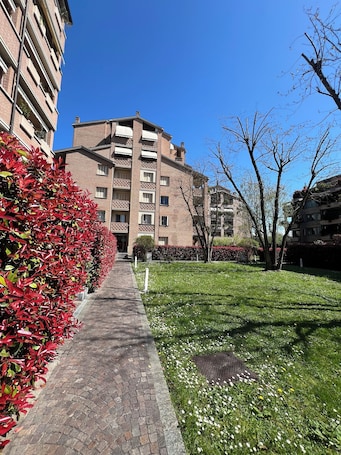 Property grounds. Bright apartment