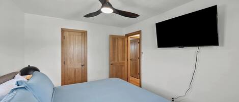 3 bedrooms, iron/ironing board, travel crib, free WiFi