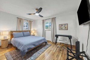 3 多间卧室、办公桌、熨斗/熨衣板、旅行婴儿床