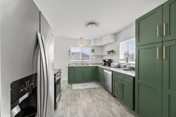 Fridge, microwave, oven, stovetop