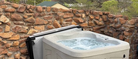 Outdoor spa tub