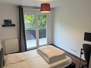3 chambres, fer et planche à repasser, Wi-Fi, draps fournis