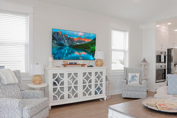 House, Multiple Beds (Port St Paradise) | Living area