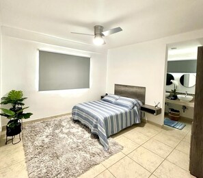 2 bedrooms, desk, iron/ironing board, free WiFi - Modern Apartment, Central,2BR,2BTH, C/Alberca (CANCUN)