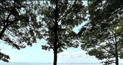 Quaint Cottage on the Sandy Shores of Lake Michigan