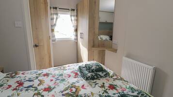 2 bedrooms, individually decorated, individually furnished, free WiFi