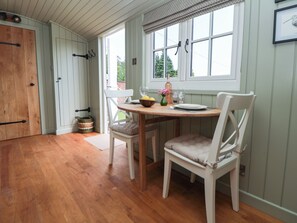 Dining - The Garden Hut (Wrexham)