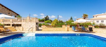 Villa Stone House - Deux Chambres Villa, Couchages 4