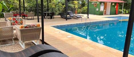 Piscine extérieure