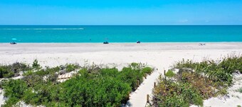 Luxury Beach Villa at South Seas