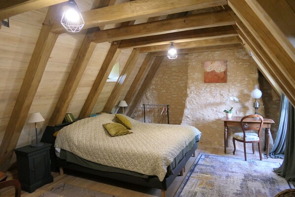 1 bedroom, bed sheets