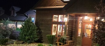 Lake Tillery 7 Minutes to Marina! Sleeps 8, Large Deck with WiFi and AC