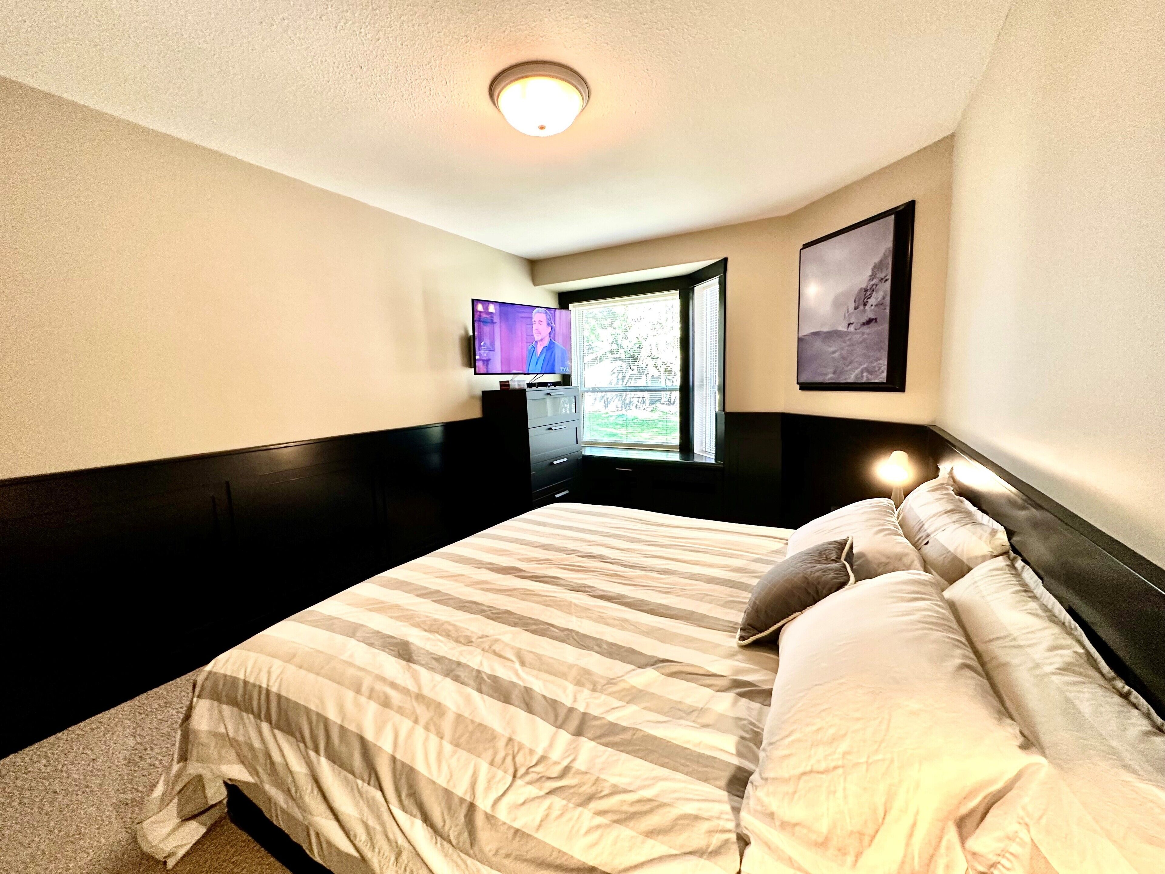 3 عدّة غرف نوم وواي فاي وملاءات أسرّة