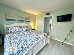 1 soverom, skrivebord, strykejern/-brett og wi-fi