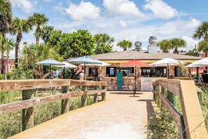 Unclassified image, 5 of 28, button