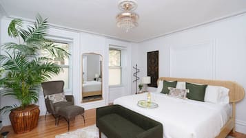 2 bedrooms, desk, iron/ironing board, WiFi