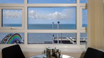 09 Clitheroe Suite 4-Star, 1 Bedroom, Sea View, Beachfront (plus 1 free baby) | Salle Ă  manger