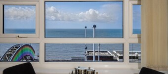 กรานาดา อพาร์ตเมนต์ ควีนส์ แมนชั่นส  ์