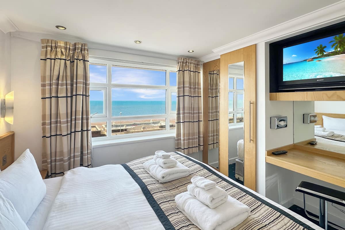 09 Clitheroe Suite 4-Star, 1 Bedroom, Sea View, Beachfront (plus 1 free baby) | Caja de seguridad en la habitación, cortinas blackout y insonorización