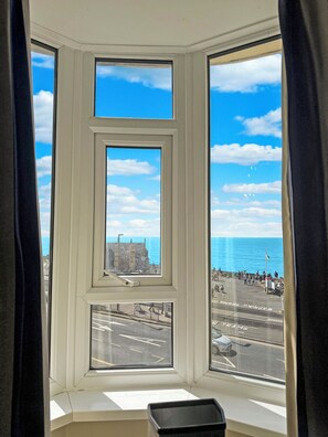 06 Sunset Suite 4-Star, 2 Bedrooms, Sea View, Beachfront (plus 1 free baby) | 客房景观