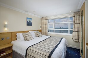 09 Clitheroe Suite 4-Star, 1 Bedroom, Sea View, Beachfront (plus 1 free baby) | 客房内保险箱、特色装修、特色家居、遮光窗帘