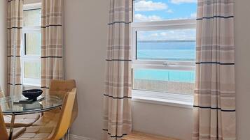 11 Lakeland Suite 4-Star, 1 Bedroom, Sea View, Beachfront (plus 1 free baby) | Vista do quarto