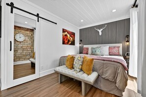 1 soverom, strykejern/-brett, wi-fi og sengetøy